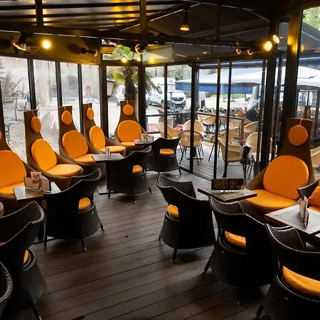 De L'univers Hotel 3*